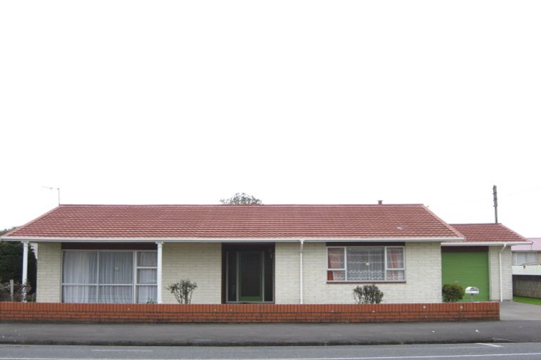 Photo of property in 16 Huatoki Street, Vogeltown, New Plymouth, 4310