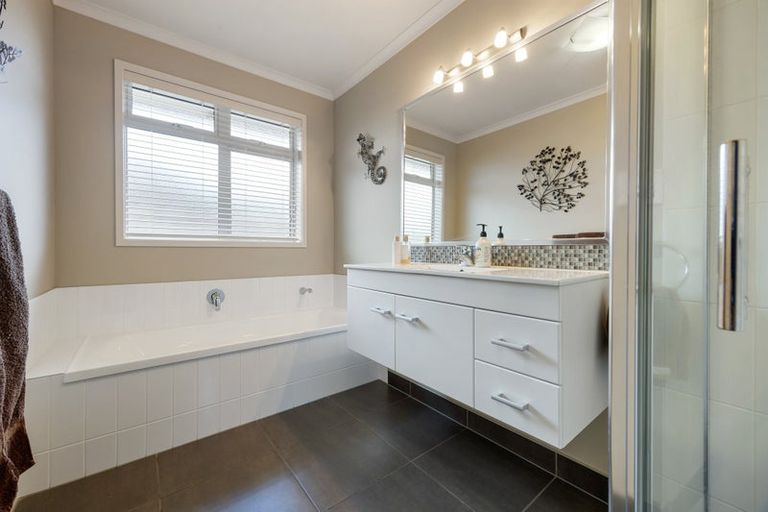 Photo of property in 18 Moonlight Drive, Rototuna North, Hamilton, 3210