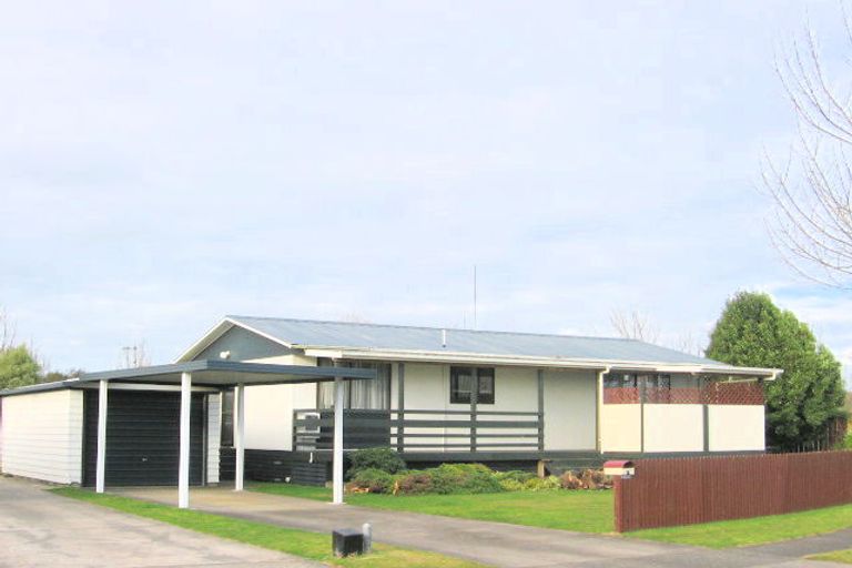 Photo of property in 4 Sequoia Place, Pukete, Hamilton, 3200