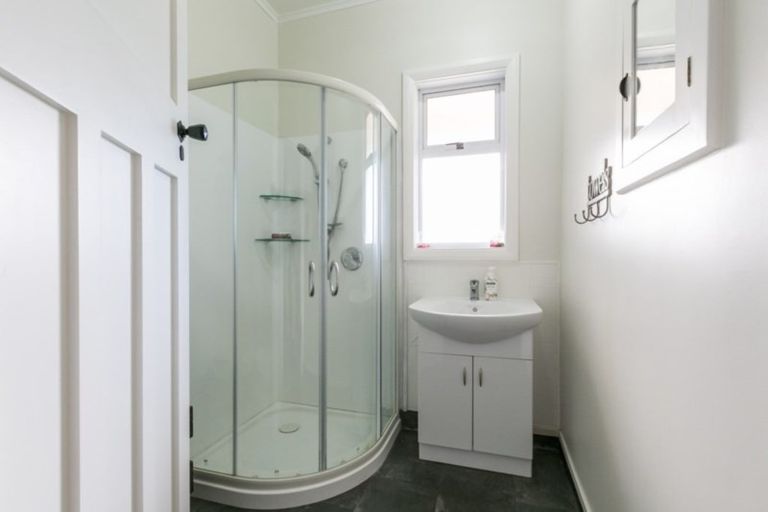 Photo of property in 37 Chester Street, Taradale, Napier, 4112