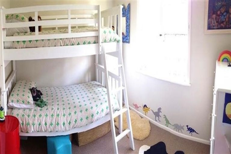 Photo of property in 1/31 Sylvan Crescent, Te Atatu South, Auckland, 0610