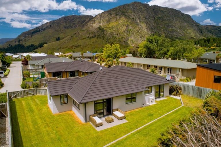 Photo of property in 7 Alluvial Court, Arthurs Point, Queenstown, 9371