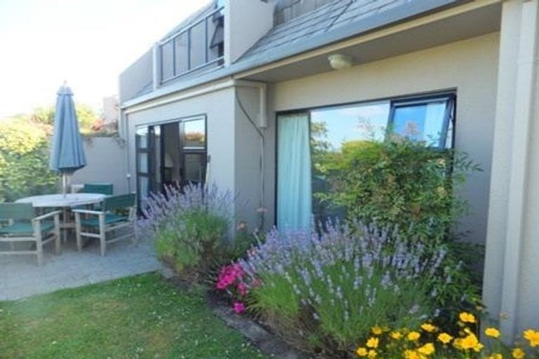 Photo of property in 2/12 Macmillan Avenue, Cashmere, Christchurch, 8022