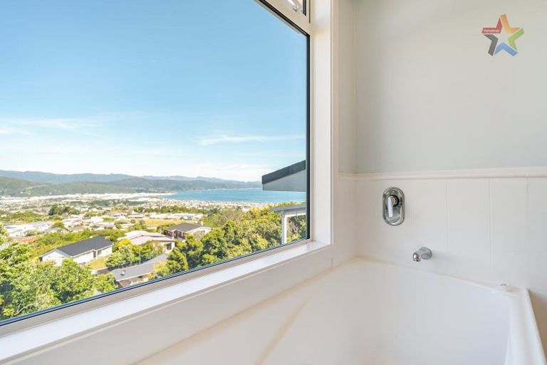 Photo of property in 35 Acacia Avenue, Maungaraki, Lower Hutt, 5010