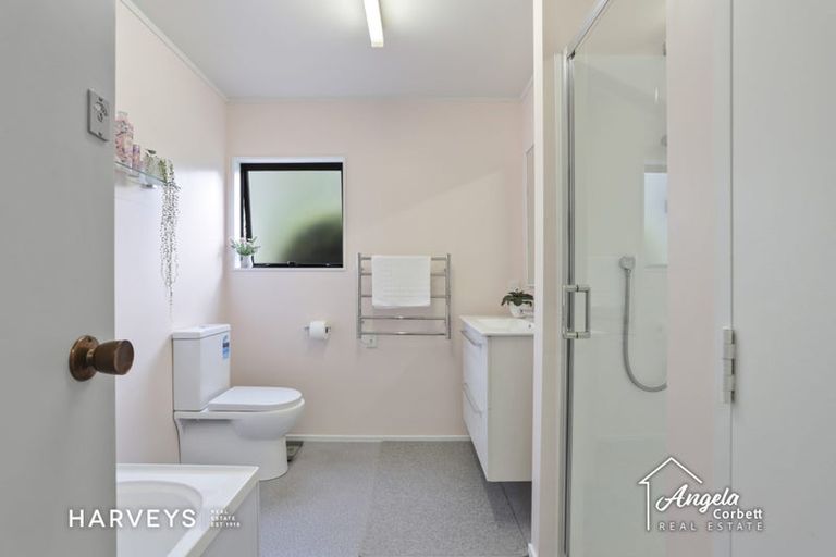 Photo of property in 29a Rua Road, Glen Eden, Auckland, 0602