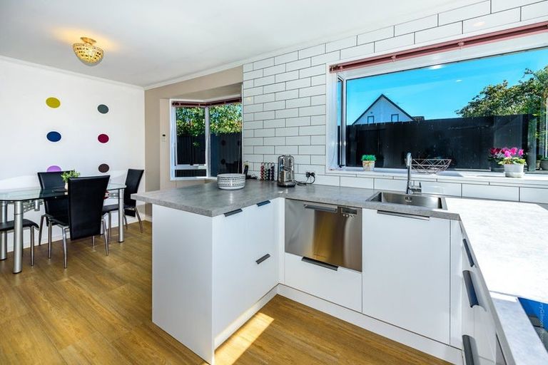 Photo of property in 1/10c Fovant Street, Russley, Christchurch, 8042