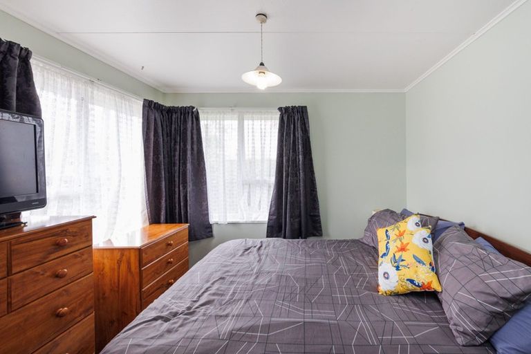 Photo of property in 43 Benmore Avenue, Cloverlea, Palmerston North, 4412
