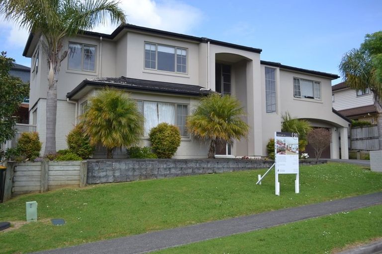 Photo of property in 16 Amaretto Avenue, Flat Bush, Auckland, 2019