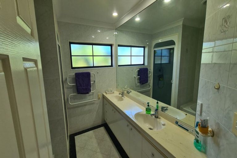 Photo of property in 10 Porterfield Road, Whitford, Howick, 2571