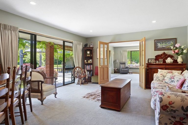 Photo of property in 18 Cedar Place, Amberley, 7410