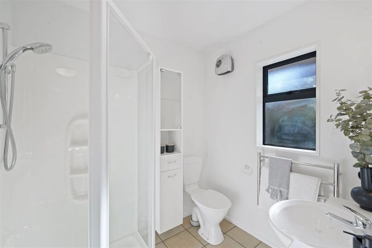 Photo of property in 16 Riverwood Boulevard, Redwood, Christchurch, 8051