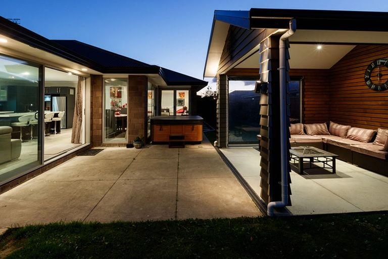 Photo of property in 47 Rodeo Drive, Kelvin Grove, Palmerston North, 4414