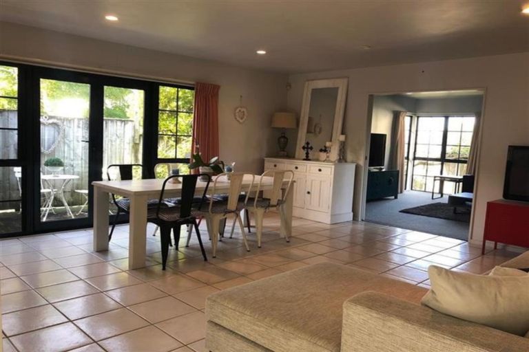 Photo of property in 3b Waitemata Road, Hauraki, Auckland, 0622