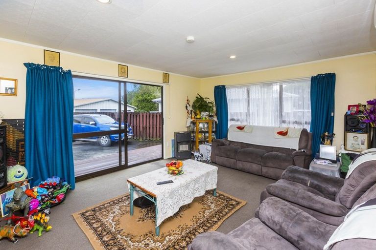 Photo of property in 3b Wyoming Grove, Totara Park, Upper Hutt, 5018