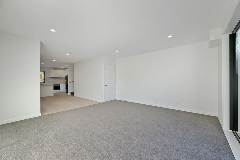 Photo of property in 4/323 Riverside Drive, Waterloo, Lower Hutt, 5011