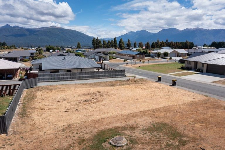 Photo of property in 10 Takahe Lane, Te Anau, 9679