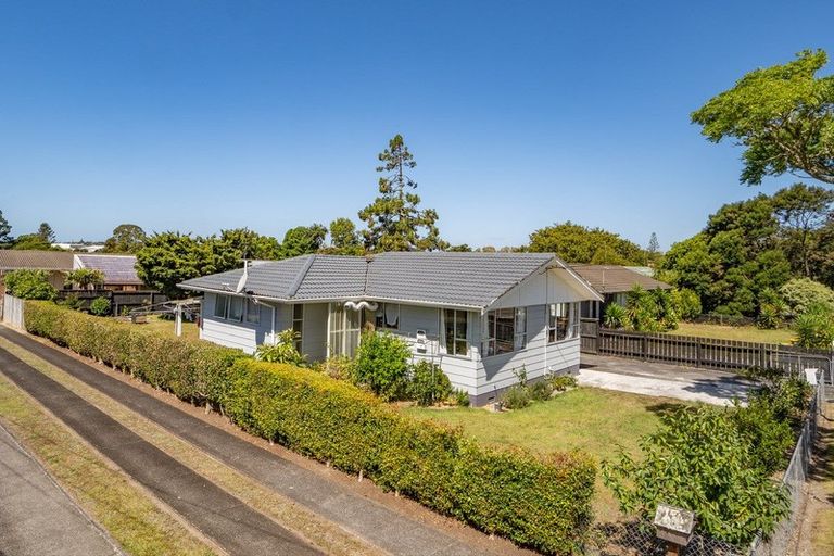 Photo of property in 33 Border Road, Henderson, Auckland, 0612
