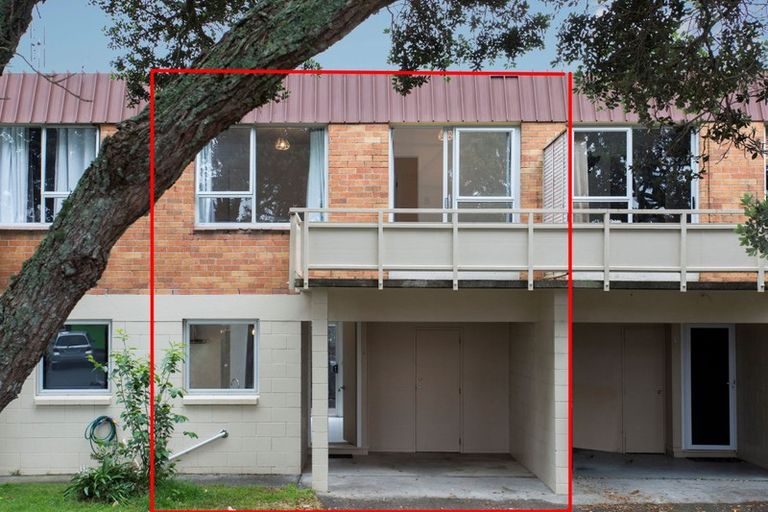 Photo of property in 6/5 Glen Road, Browns Bay, Auckland, 0630