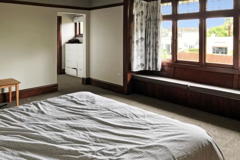 Photo of property in 82 Napier Terrace, Hospital Hill, Napier, 4110