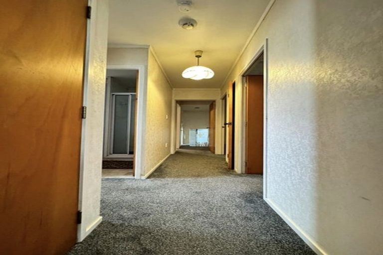 Photo of property in 16 Cottrell Place, Clendon Park, Auckland, 2103