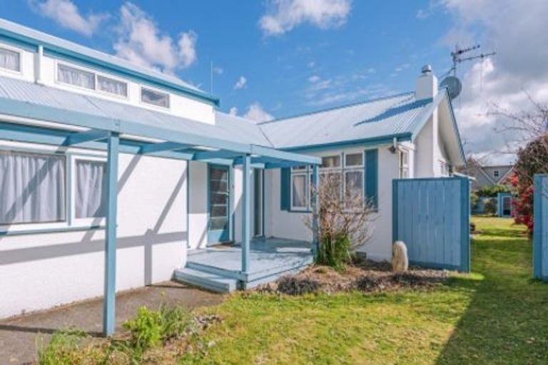 Photo of property in 10 Jensen Street, Hokowhitu, Palmerston North, 4410