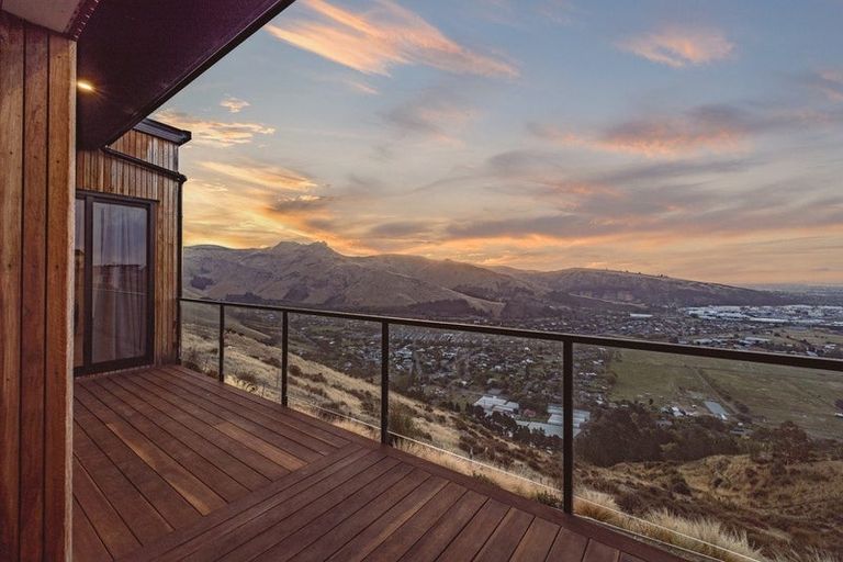 Photo of property in 4 Plains View, Mount Pleasant, Christchurch, 8081