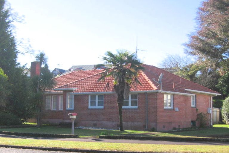 Photo of property in 2 Galway Avenue, Hamilton East, Hamilton, 3216