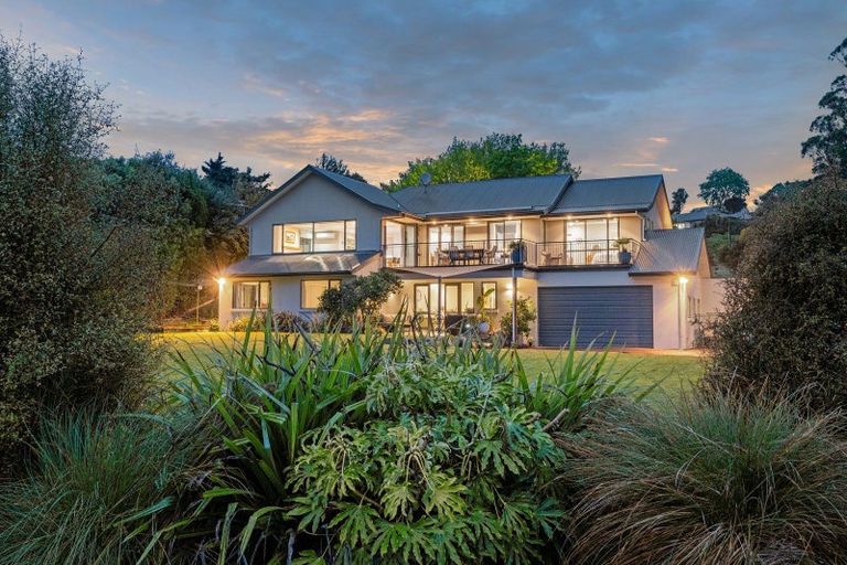 Photo of property in 32 Hyndhope Road, Kennedys Bush, Christchurch, 8025