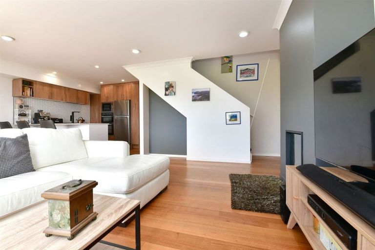 Photo of property in 11 Alverna View, Gulf Harbour, Whangaparaoa, 0930