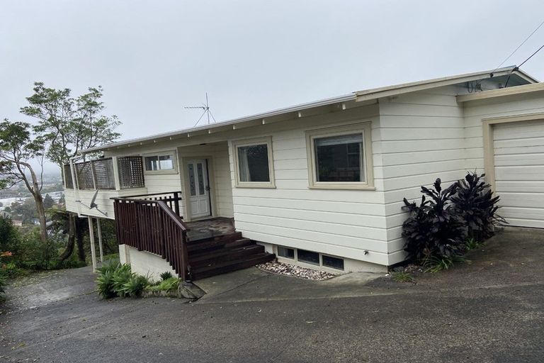 Photo of property in 58 Chivalry Road, Glenfield, Auckland, 0629