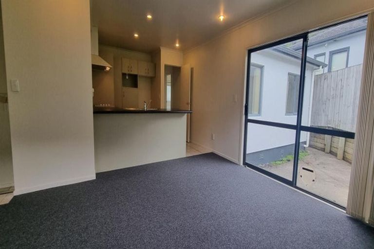 Photo of property in 37 Heathglen Place, Bayview, Auckland, 0629