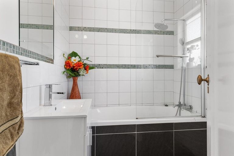 Photo of property in 1 Gilchrist Street, Te Aroha, 3320