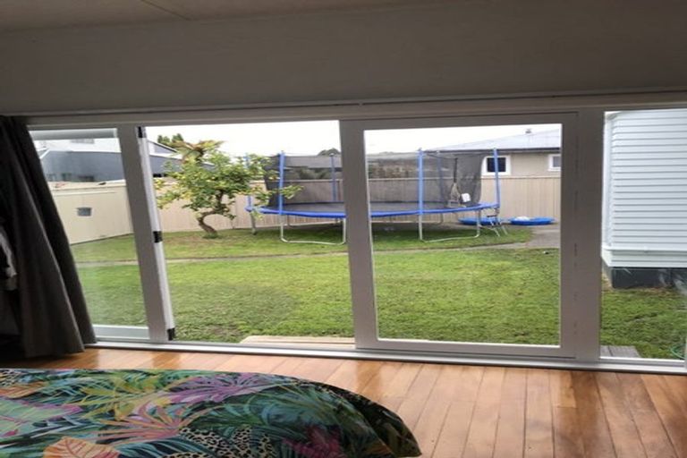 Photo of property in 14 Hinton Road, Taradale, Napier, 4112