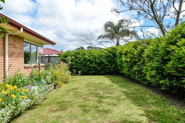 Photo of property in 9 Freestone Place, Henderson, Auckland, 0612