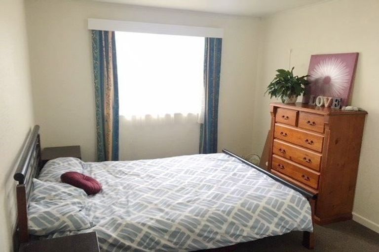 Photo of property in 222a Te Atatu Road, Te Atatu South, Auckland, 0610