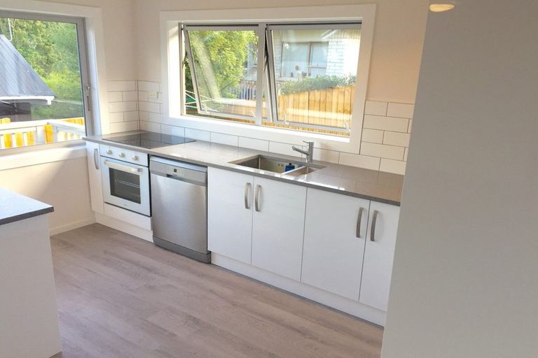 Photo of property in 1/54 Carlisle Road, Browns Bay, Auckland, 0630