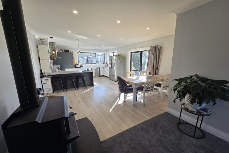 Photo of property in 12 Halsey Street, Clinton, 9534