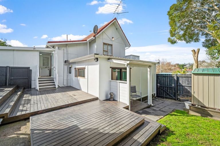 Photo of property in 2/109 Oaktree Avenue, Browns Bay, Auckland, 0630