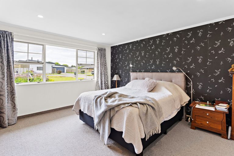 Photo of property in 71 Frederick Street, Carterton, 5713