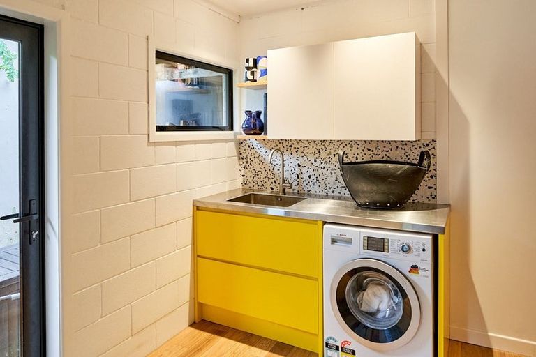 Photo of property in 85 Muritai Road, Eastbourne, Lower Hutt, 5013