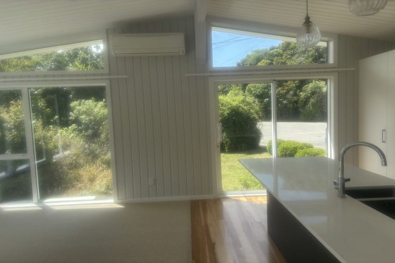 Photo of property in 42 Versailles Street, Karori, Wellington, 6012