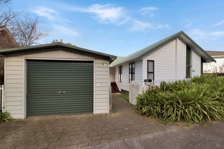 Photo of property in 87 Percy Dyett Drive, Karori, Wellington, 6012