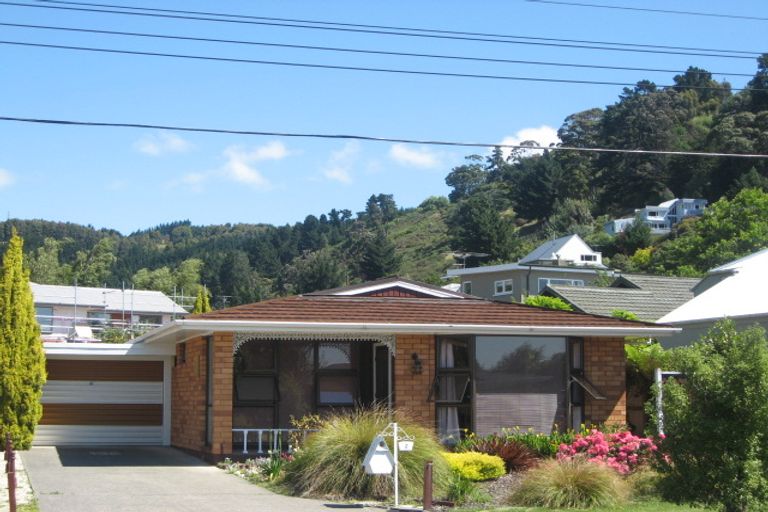Photo of property in 2a Leonard Place, Saint Martins, Christchurch, 8022