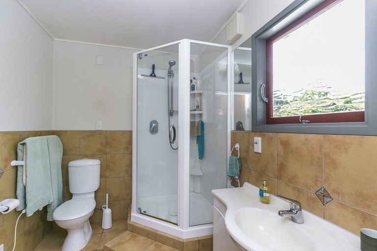 Photo of property in 146a Karori Road, Karori, Wellington, 6012