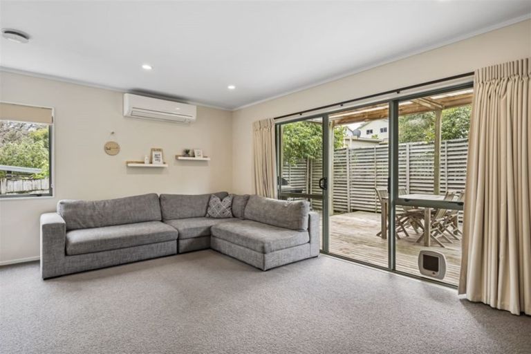 Photo of property in 103a Brian Crescent, Stanmore Bay, Whangaparaoa, 0932