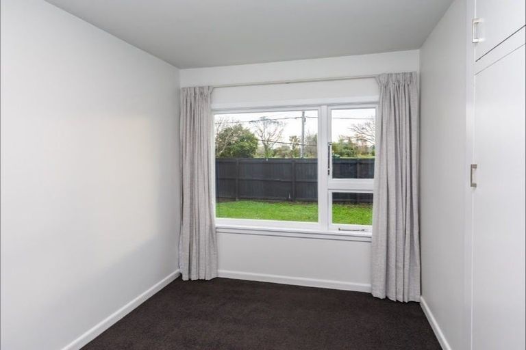 Photo of property in 94 Avondale Road, Avondale, Christchurch, 8061
