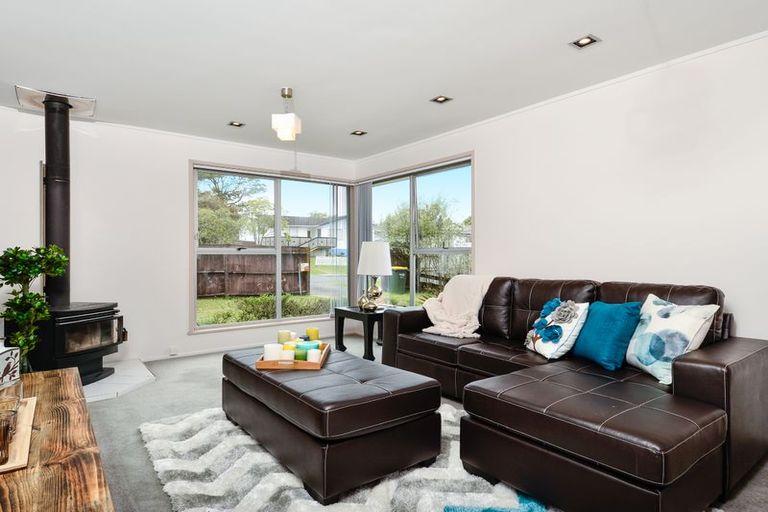 Photo of property in 85 Farquhar Road, Glendene, Auckland, 0602