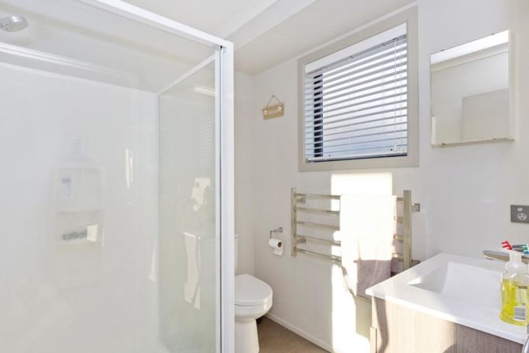 Photo of property in 188 Waikite Road, Welcome Bay, Tauranga, 3175