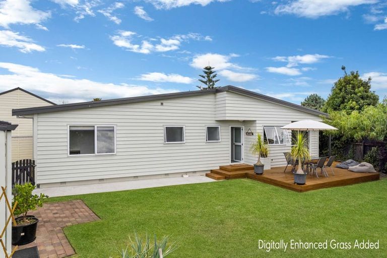 Photo of property in 243 Gravatt Road, Papamoa Beach, Papamoa, 3118