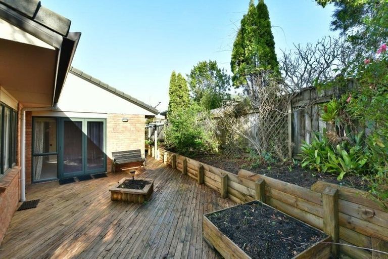 Photo of property in 8 Kath Hopper Drive, Orewa, 0931